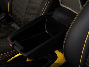 نيسان تخترع مسند ذراع لقطع الاتصال عن الجوالات