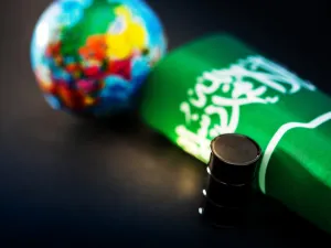 السعودية ستبقى على سياستها النفطية والسوق نحو التوازن 