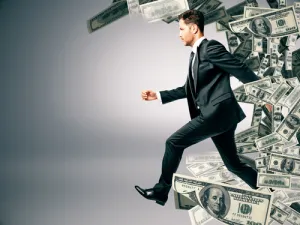 أي شخص لديه الجنون والابتكار، فإن المستقبل ينتظره ليقوم باستكشافه
