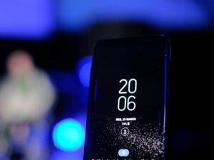 الهاتف مقاوم للماء والغبار وفق معيار IP68، وكذلك القلم الإلكتروني مقاوم للماء والغبار وفق نفس المعيار.