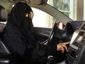 سعوديات بقمة الفرح بعد الحصول على رخصة القيادة 