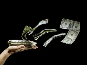 أكثر من 55% من الذي شاركوا في استطلاع الرأي، قالوا: "لا، ليس لدينا موازنة"
