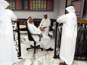 ينجح مؤشر سوق الأسهم السعودية خلال تعاملات الأسبوع الحالي في الاستقرار فوق مستويات 7700 نقطة