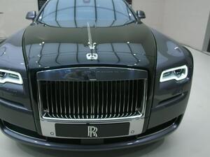 طلاء هذه السيارة مصنوع من الألماس