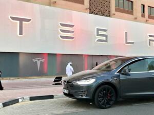 «تيسلا» تنوي إلغاء %9 من وظائفها