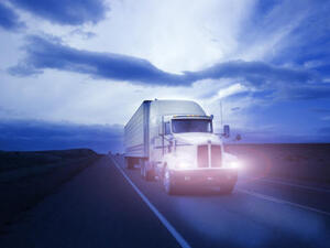 من المتوقع أن يتم استخدام هذه الشاحات الذاتية القيادة في مشاريع بناء الطرق السريعة،  وستكون السلامة الهدف الرئيسي من خلال صنع هذه المركبات التي تتخلى عن تحكم السائق البشري بها