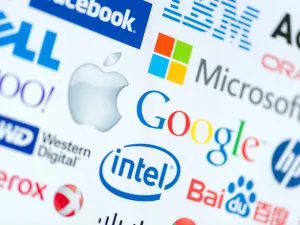 قيمة تجارة الامارات المتعلقة بأجهزة هواتف الشبكات الخليوية وغيرها من الشبكات اللاسلكية خلال السنوات الست الماضية والربع الأول من العام الجاري، بلغت 805 مليارات درهم