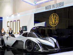 أبرز ما يميز Devel Sixteen هو محركها المرعب والذي تم انتاجه خصيصاً لها في الولايات المتحدة الأمريكية وهو محرك V16 رباعي التيربو ينتج  5,000 حصان