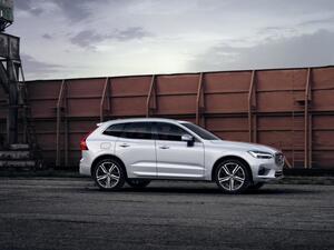 فولفو تكشف عن XC60 بوليستار بقوة 421 حصان
