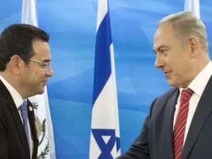 Guatemalan President Jimmy Morales and Israeli PM Benjamin Netanyahu. (AFP)