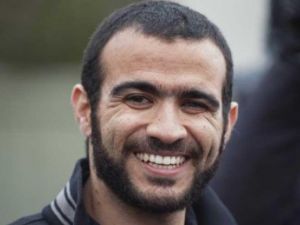 سجين سابق في غوانتانامو يخطب ناشطة حقوقية سعت لإطلاق سراحه