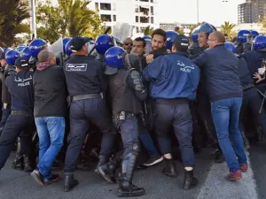 توقيف 41 شخصا في مظاهرات الجزائر