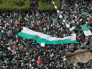 الجيش الجزائري: فككنا خلية إرهابية كانت تستهدف الانتخابات
