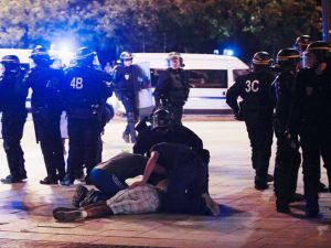 اعتقال 40 مشجع بباريس اثر اعمال شغب على هامش المباراة النهائية لكأس أوروبا