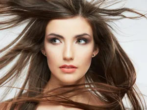 الشعر هو مرآة جمال المرأة فإن فقدته فقدت جاذبيتها
