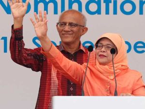 انتخاب حليمة يعقوب رسميا أول رئيسة لسنغافورة
