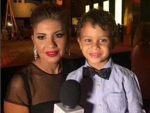 الإعلامية بوسي شلبي مع حسن حفيد محمود حميدة