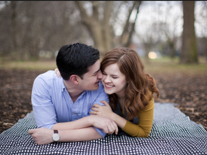 يفضل الرجال، النساء المثقفات اللواتي يستطعن إجراء مناقشة ذكية