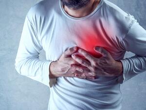 The study found that people who work 55 or more hours a week are 40 percent more likely to develop heart problems. (Shutterstock)