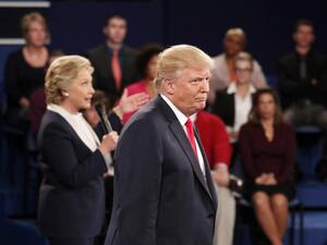 هيلاري تحذر من بوتين 