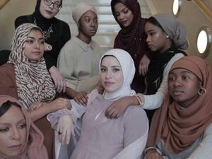 الناشطة الأمريكية السورية منى حيدر