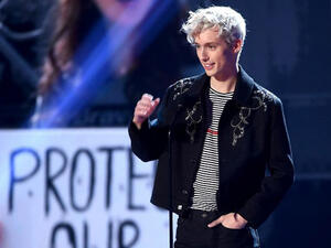 Troye has made a collaboration with Ariana Grande and has performed with Taylor Swift (Source: KEVIN WINTER / GETTY IMAGES NORTH AMERICA / AFP )
