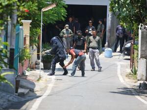 The Indonesian bomb squad responds to a bomb threat in Solo, Indonesia, in 2012. (AFP/File)