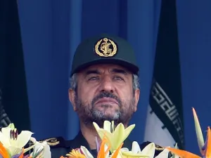 قائد الحرس الثوري قال إن صواريخ بعيدة المدى عالية الدقة