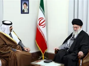 خامنئي وامير قطر في ايران/أ.ف.ب