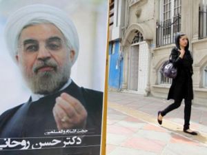 ملصق دعائي للمرشح روحاني في طهران/أ.ف.ب