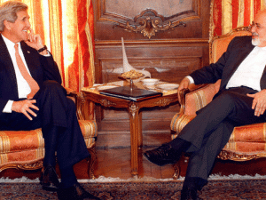 وزير الخارجية الإيراني، محمد جواد ظريف ونظيره الاميركي كيري