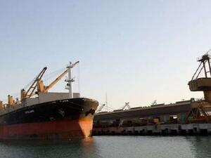 قانون يسمح بتغيير جنسية السفن الإيرانية لجنسيات أخرى.