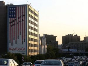 الايرانيون ينزلون الى شوارع طهران للاحتفال بالاتفاق النووي