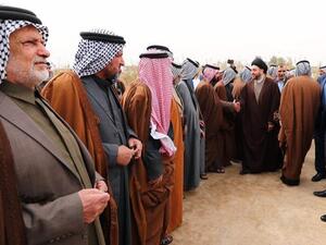  فيديو آخر للشاعر الشعبي خليل الجبوري، يقدم اعتذاره للحكيم ويقبل يده 