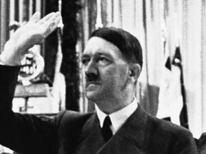 هتلر أمر بإخفاء 260 شاحنة مليئة بالكنوز في 11 مكانا في الأراضي البولندية