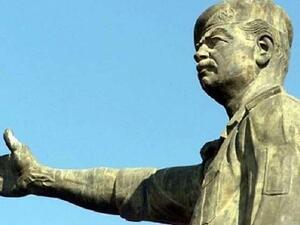 تمثال للزعيم العراقي الراحل صدام حسين