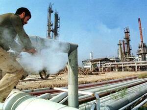 Iraq is losing more than $102 million every month from stolen oil that's being sold by the extremist group. (AFP/File)