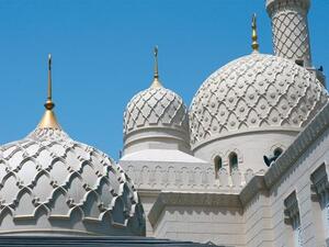  تجنب تشجيع خطاب الكراهية وبث التقارير المتحيزة والاستفزازية