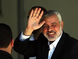  أكد أمير قطر تضامن بلاده الكامل مع الشعب الفلسطيني 
