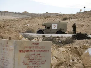 الاحتلال الإسرائيلي يوقف 16 قطريا دخلو الاراضي الفلسطينيه عبر الاردن 