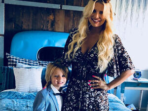  blonde beauty is not tempted to have any more kids  (Source: Jessicasimpson / Instagram)