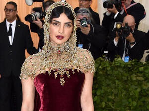 Priyanka Chopra has hailed the wedding of Prince Harry and Meghan Markle a symbol of "change and hope".
(Source: priyankachopra/ Instagram)