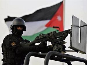 الـ 800 هم من عناصر الخوذ البيضاء (الدفاع المدني في مناطق المعارضة سابقا)