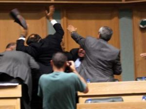 مشاجرة في جلسة برلمانية/ارشيف