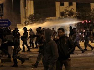  إلقاء القبض على أكثر من 30 شخصا وأصابة العديد خلال احتجاجات الأربعاء