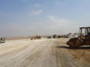 المسؤولون الأردنيون يعدون ثلاثة مخيمات للاجئين السوريين في المنطقة الشمالية