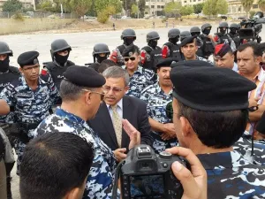 رئيس اللجنة الشعبية للدفاع عن الأقصى والمقدسات المهندس عبدالله عبيدات يحاور ضباط الأمن