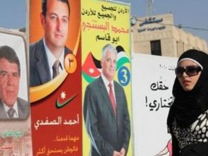 اتهم المرشح باثارة النعرات العنصرية 