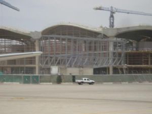 المطار الجديد قيد الانشاء