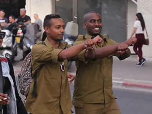 نتنياهو يُعد العدة القانونية لترحيل مهاجري أفريقيا 